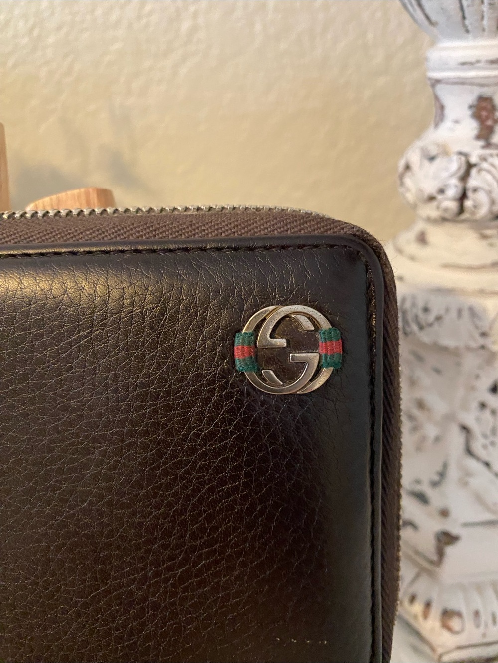 Gucci Black Zip-Around Leather Wallet EUC. - Picture 2 of 11